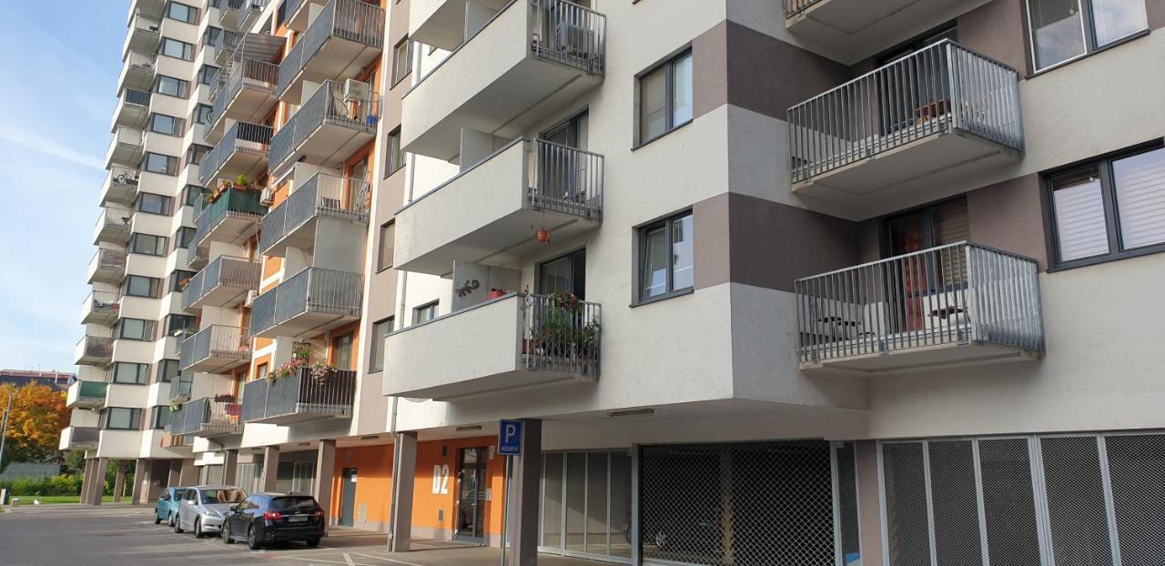 Apartman Bratislava City & Parking Екстериор снимка